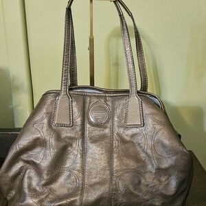 Coach Metallic Green Leather Shoulder bag Purse Kisslock